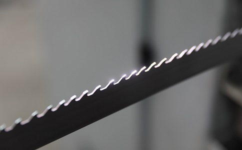 宜春双金属带锯条产生切削噪音的原因具体有哪些？
